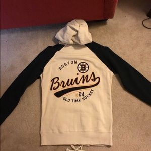 Bruins sweatshirt